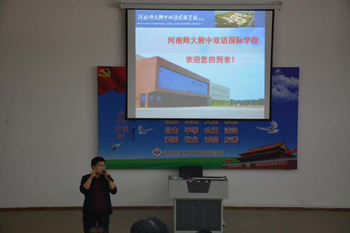 家長(zhǎng)引領(lǐng)成長(zhǎng)，孩子綻放希望