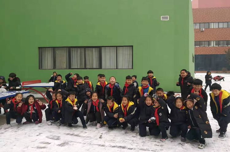 一起玩雪，留下集體記憶_副本